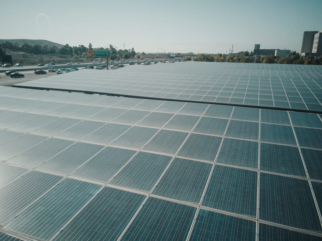 Serenovables instala tus placas solares y te ayuda con las subvenciones